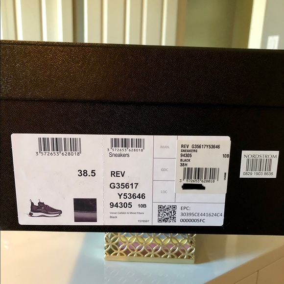 CHANEL Sneakers -  Cruise 2020 Collection - Picture 12 of 12